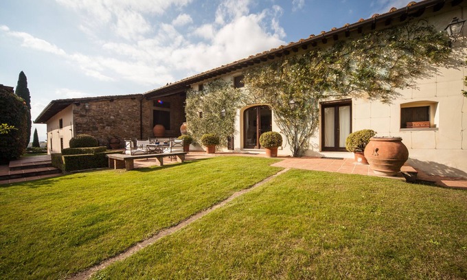 Monsanto Villa | Private villa for families or friends