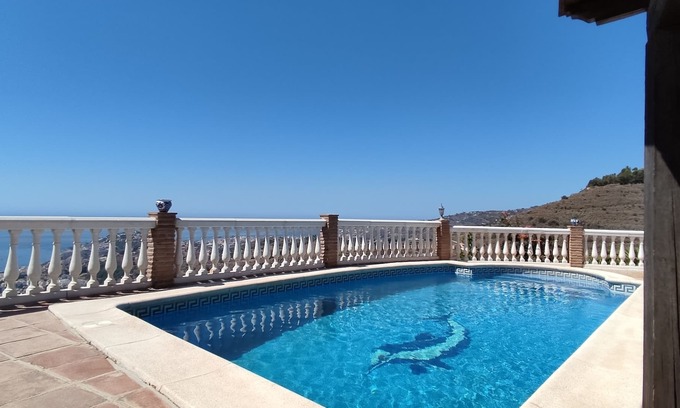 Almunecar Villa | Private Villa with Stunning Sea-views, Pool & Wi-Fi