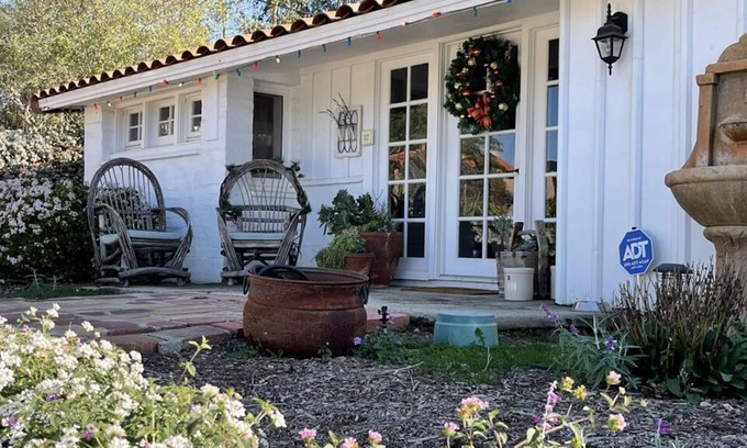 Fallbrook House | Private Winemaker's Cottage 3Bd/2Ba Sleeps 6 on Vineyard/Winery Parcel