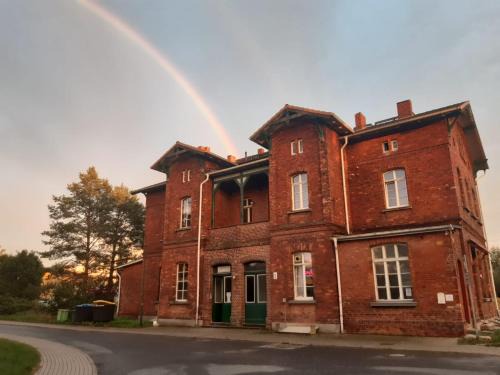 Lalendorf House | Privatzimmer ohne Komfort im historischen Bahnhof Lalendorf