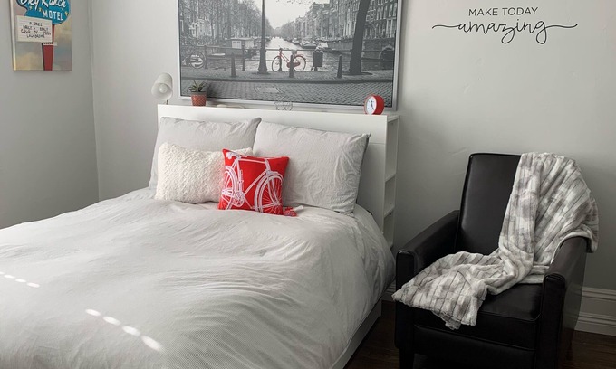 Midtown House | Professional Extended Stay Efficiency Studio Beautifully Remodeled Historic Home