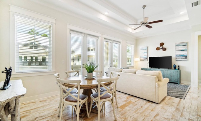 WaterSound Beach House | Prominence Sunnyside Up, Dog Friendly, Beach, 2 Pools, 4 Bikes, Book 2025 Stay