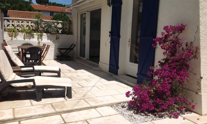 Argeles Plage Villa | PROMO 24/08 to 31/08/2019 House located on the beach with sea view from upstairs.