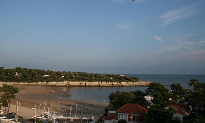 Saint-Palais-sur-Mer Apartment | PROMO -At the 5th and exceptional view of ocean and Nauzan beach at Saint Palais