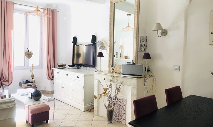 Old Town Apartment | Promo:Charming apartment, old St-Tropez, near church, la Ponche, 2 beds