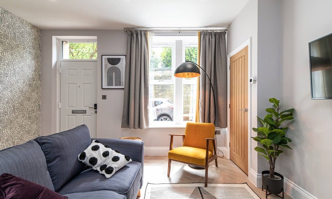 Newcastle-upon-Tyne Apartment | Properties Unique | Chelmsford Loft 8