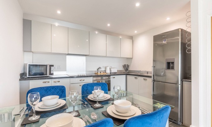 Newcastle-upon-Tyne Apartment | Properties Unique | Waterloo