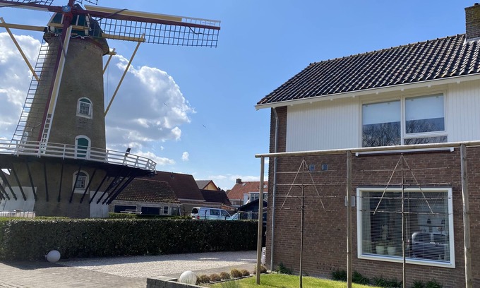 Westkapelle House | Property next to the mill of Westkapelle!