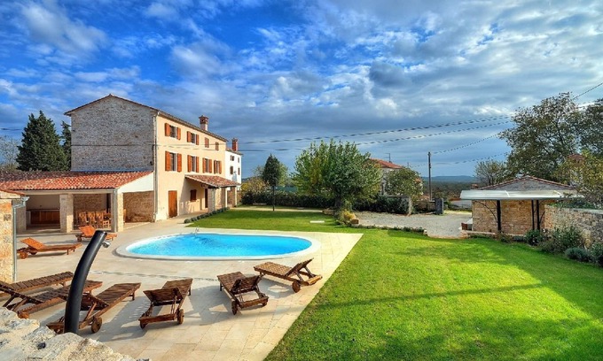 Golas Villa | Property with pool, whirlpool and sauna for 10