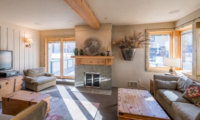 Warm Springs House | Prospector 134