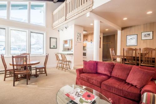 Warm Springs House | Prospector Condo 171