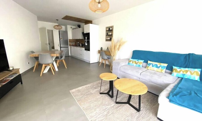 Castelnau-le-Lez Apartment | Provençal escape with terrace and garden view