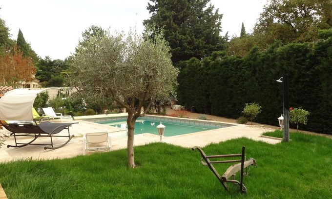 Vedene Apartment | Provencal House With Pool