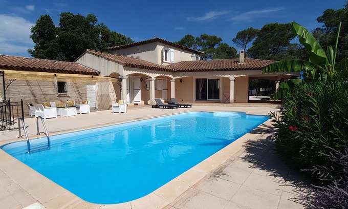 Flassans-sur-Issole House | Provencal villa in the center var