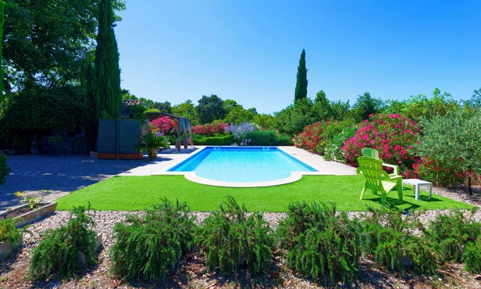 Visan House | "Provence-cool" 50m² gîte in an old Provencal farmhouse