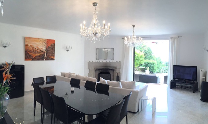 California - Pezou Apartment | Proximity to Beach, city centre and the famous Croisette strip!