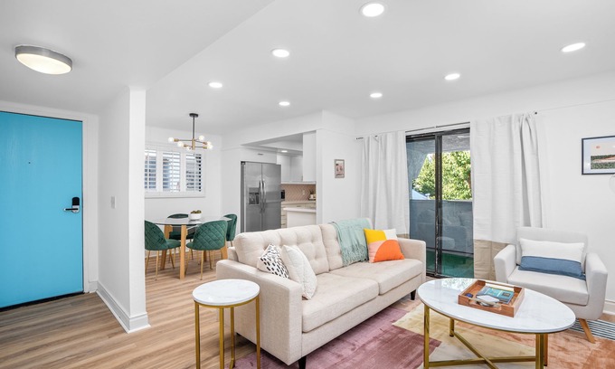 Palm Springs Condo | PS Retreat - Luxurious Centrally Located Condo!