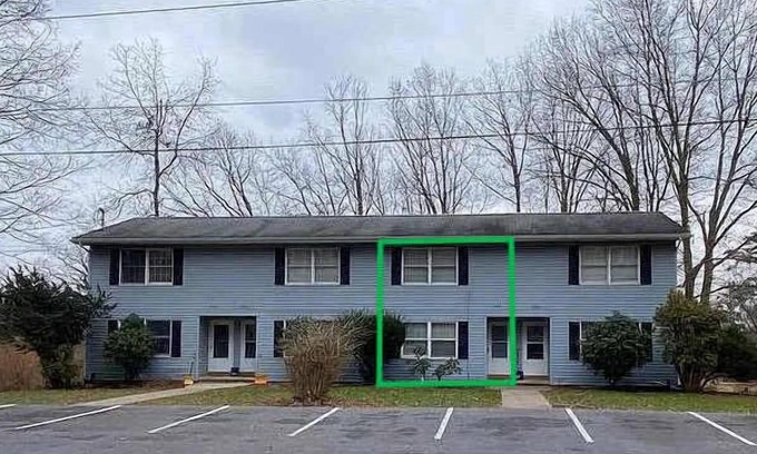 State College House | PSU 2br/1.5ba Townhome w Parking Near Campus & Stadium