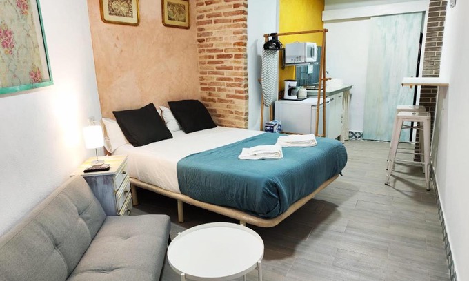 Carmona Apartment | PUERTA DE CÓRDOBA APARTMENTS by FRENTEABASTOS