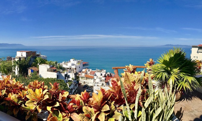 South Shore Hotel Area Condo | Puerto Vallarta Hillside Penthouse