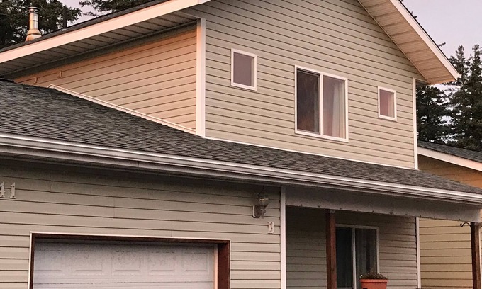 Kodiak House | Puffin Perch - Save 25 dollars per day on Car Rental with 3 Day Booking