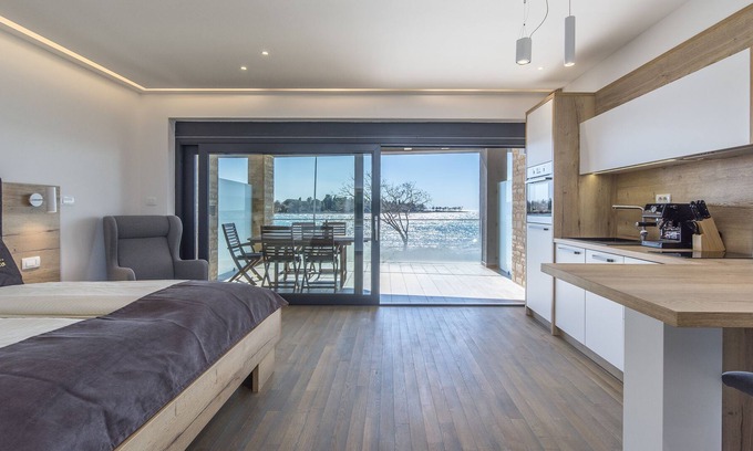 Lovrecica Apartment | Punta Mulino Studio Apartment A2 by the sea