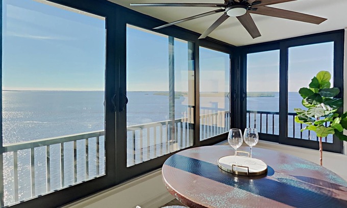 Punta Rassa Condo | Punta Rassa #906 Breathtaking Luxurious 2 bed Condo with Spectacular Views