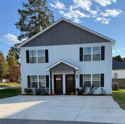 Hickory Apartment | Pura vida Apartment