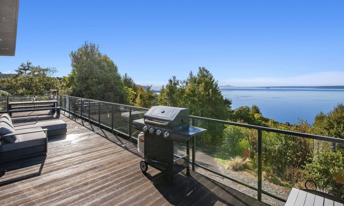 Pukawa Cabin | Puratoke Rise and Shine - Pukawa Holiday Home