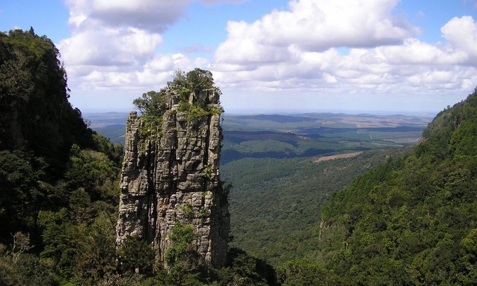 Thorny Bush Game Reserve House | Pure Wilderness in Amanzimlotzi Riverside Bush Bungalow in Limpopo, Kruger Park