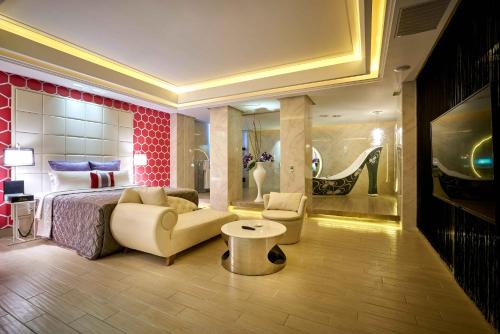 Luzhou Hotel | Purple Rainbow Motel
