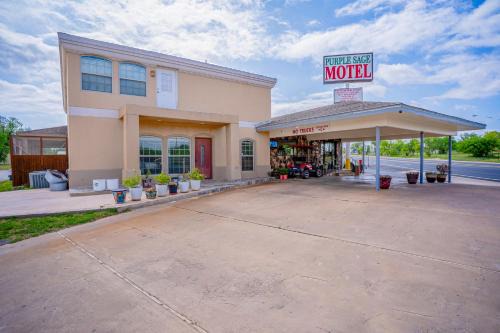 Ira Hotel | Purple Sage By OYO Snyder TX