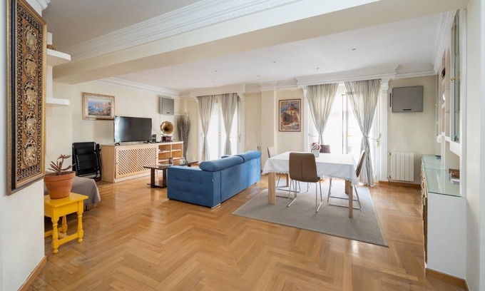 Centro - Sagrario Apartment | PUSHE Granada Plaza Menorca Art & Tradition