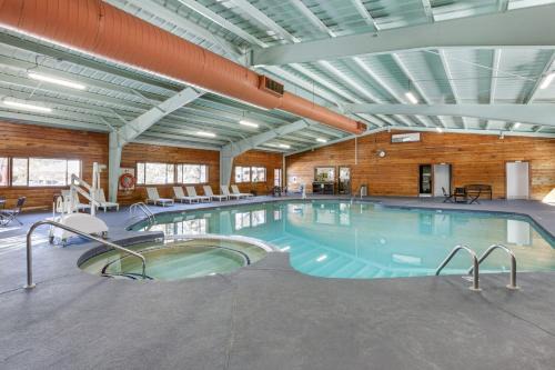 Pinetop Resort | PVC at The Roundhouse Resort