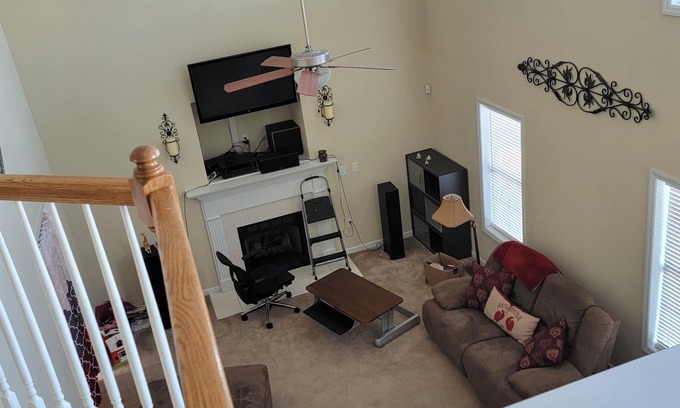 South View House | PVT Room in upscale house, 8 min from FAY ARP!