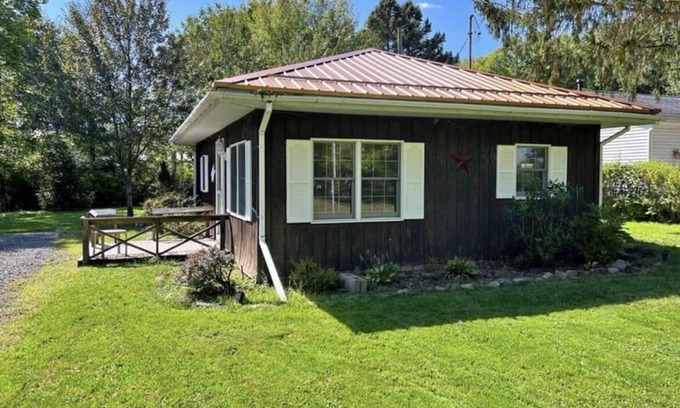 Pymatuning South Cabin | Pymatuning parkside cabin near Jamestown marina & dam