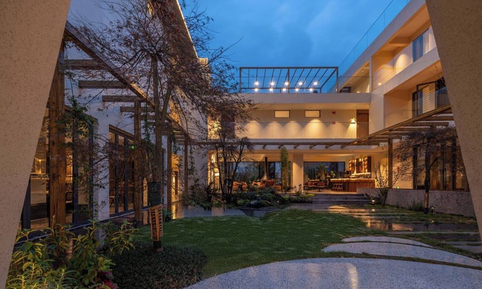 Lijiang Hotel | Qingshanyue Panorama Design Resort