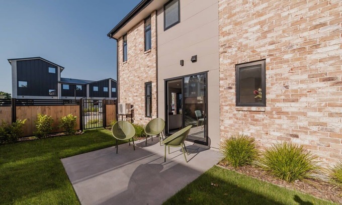 Upper Riccarton House | Quadrilogy Retreat: Modern Elegance in Mohua