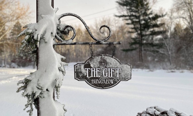 Clinton House | Quaint, 102 year old bungalow nestled in woods-close to amenities.