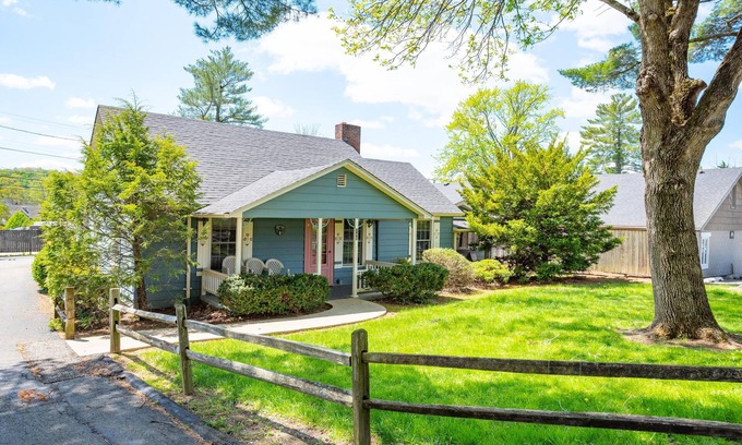 Nashville Cottage | Quaint 3-bedroom cottage in Nashville, shopping, and dining! Pet-friendly!