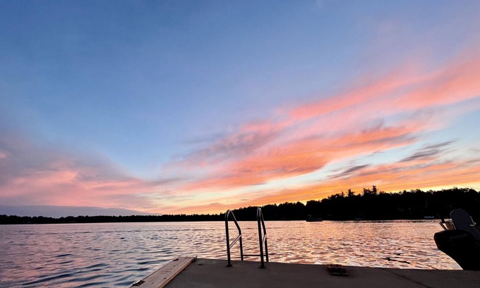 Town of Fowler House | Quaint 4 bedroom 2 bathroom cottage on the lake