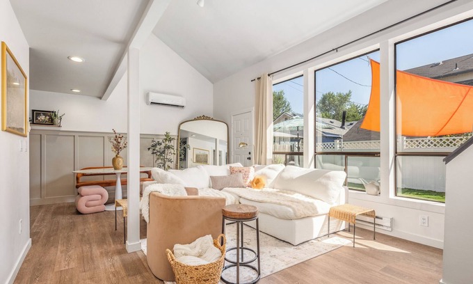 Boise Bench House | Quaint Boise Bench Home: Modern with a private yard. Great Location