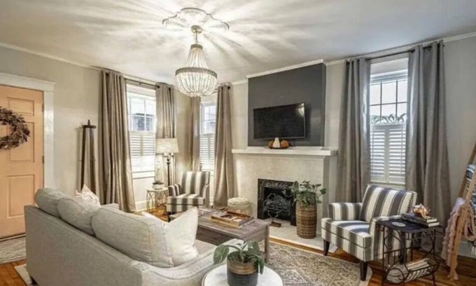 Florence House | Quaint Bungalow in Historic Downtown Florence