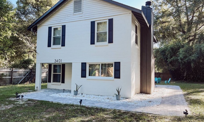 Gainesville Cottage | Quaint Cottage-Pet Friendly-UF Shands-Monthly Stays!