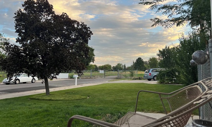 West Bountiful House | Quaint Cul-de-Sac Golf Course Getaway in West Bountiful