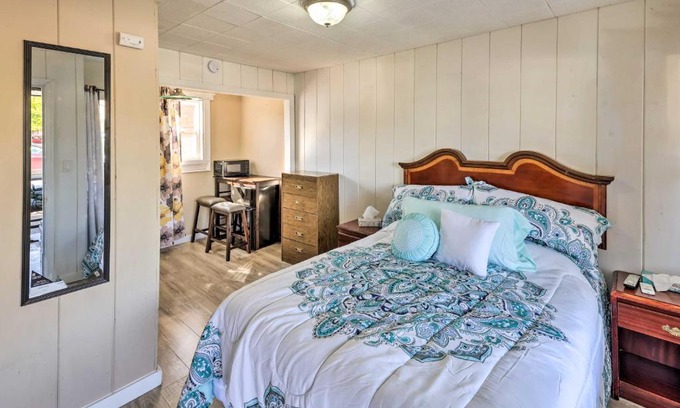 La Grande Apartment | Quaint Dtwn La Grande Studio about 1 Mi to EOU!