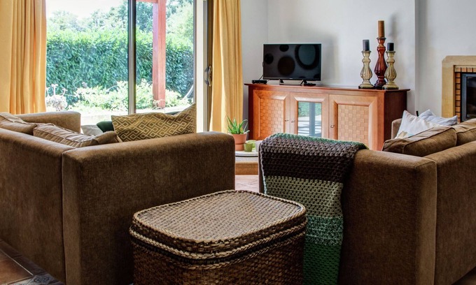 Castelnaud-la-Chapelle House | Quaint Holiday Home in Castelnaud-la-Chapelle with Terrace