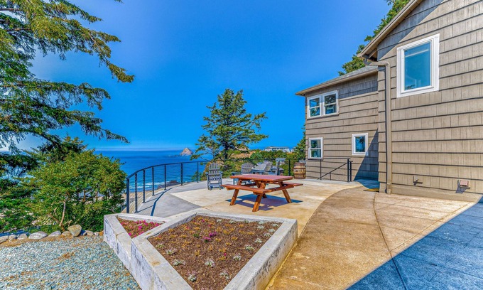 Oceanside Apartment | Quaint ocean-view escape with modern interior, smart TV, & gorgeous deck