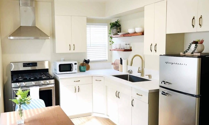 Kensington House | Quaint, Peaceful Garden Studio!