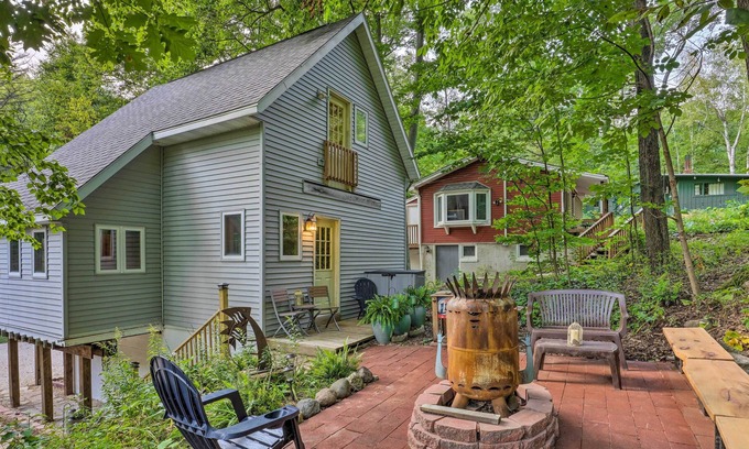 Plymouth Cabin | Quaint Plymouth Cabin - 1 Mi to Road America!